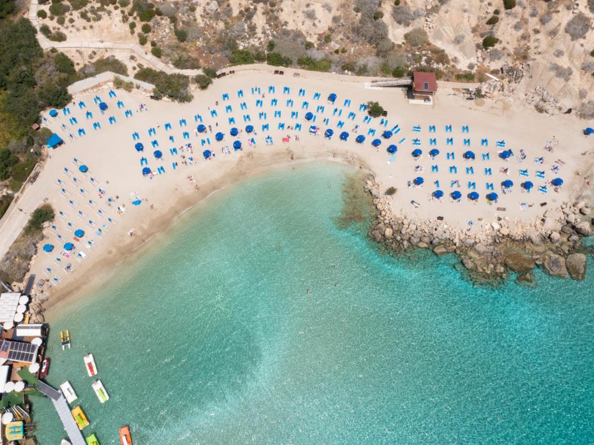 Sanders Mythical Blue Villas Paralimni Exterior foto