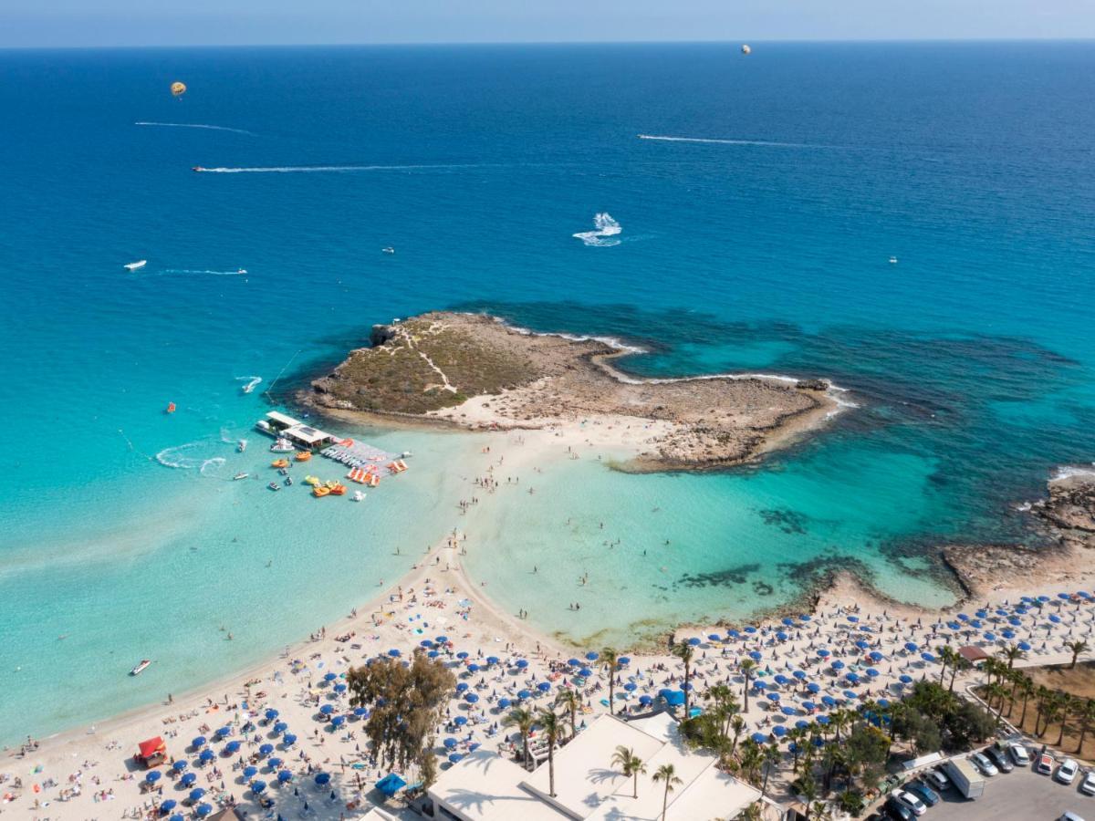 Sanders Mythical Blue Villas Paralimni Exterior foto